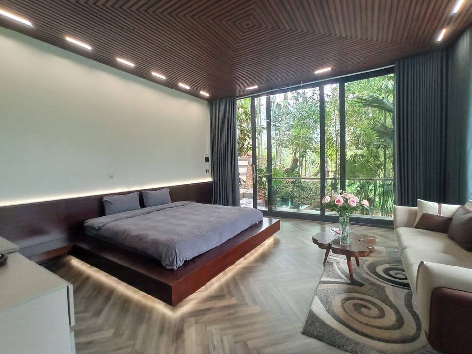 Luxury Studio, Mountain View | Soundproofing, iron/ironing board