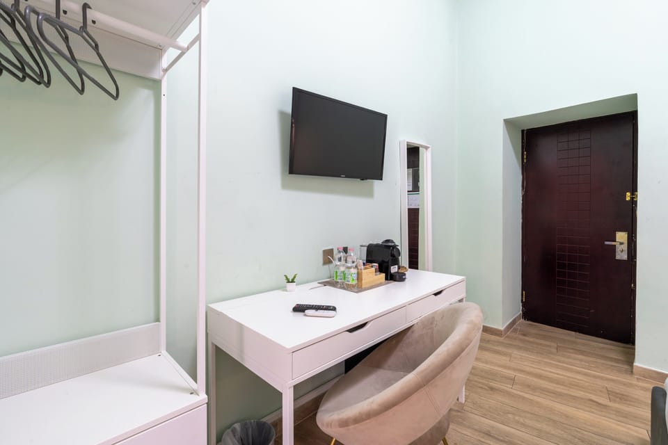Standard Room | Down comforters, in-room safe, desk, soundproofing