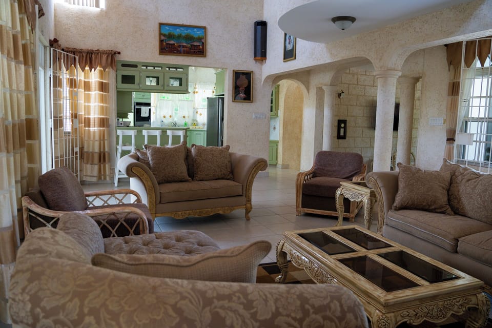Villa, 5 Bedrooms, Smoking, Private Pool | Living room