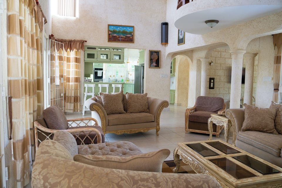 Villa, 5 Bedrooms, Smoking, Private Pool | Living room