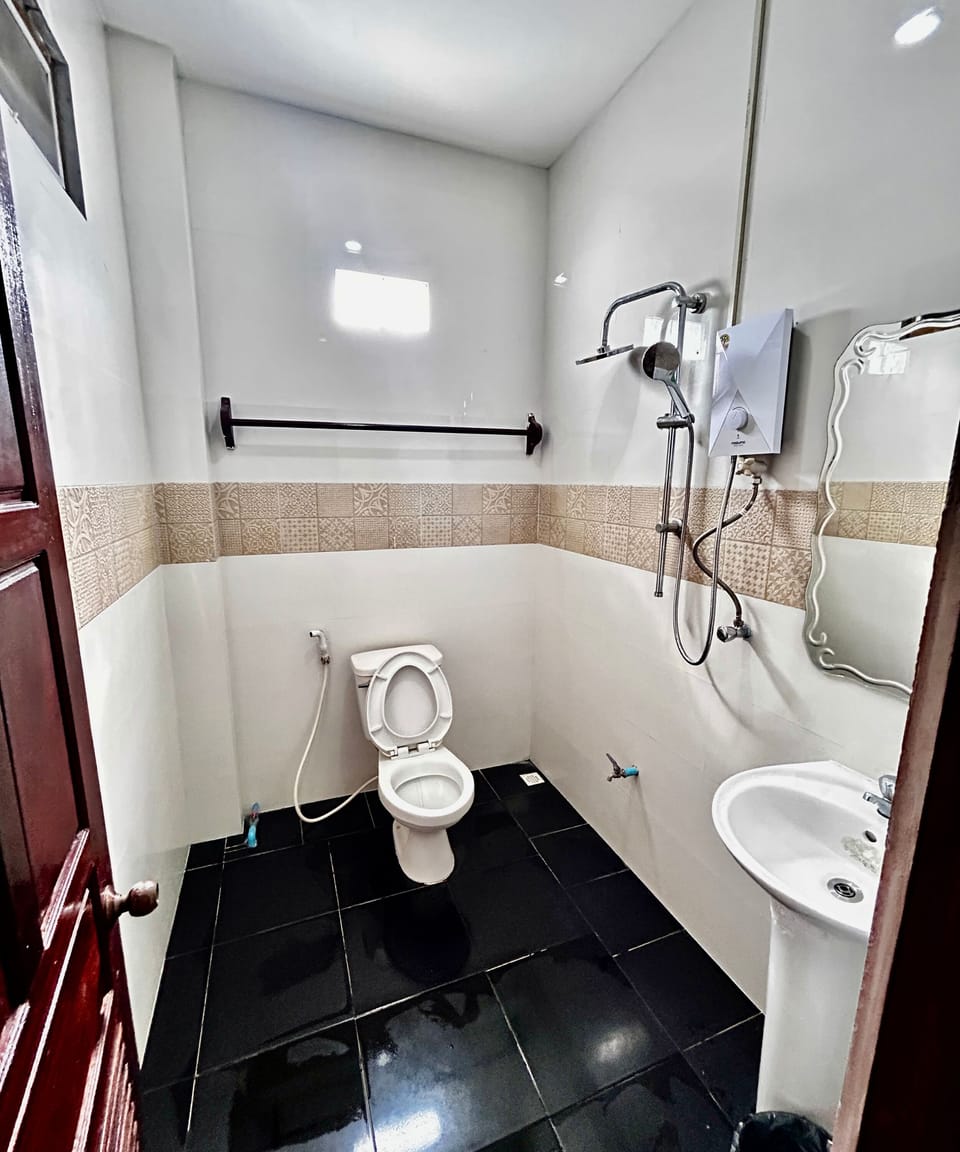 Deluxe Double Room, Balcony, Mountain View | Bathroom | Shower, free toiletries, hair dryer, slippers