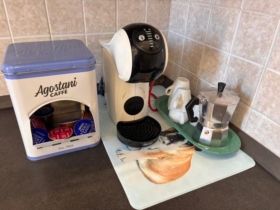 Apartment, 2 Bedrooms, Smoking, Balcony | Coffee and/or coffee maker