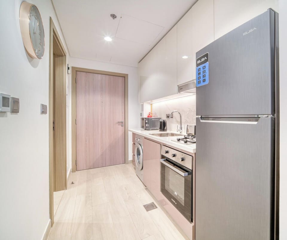 Standard Studio, City View | Private kitchen