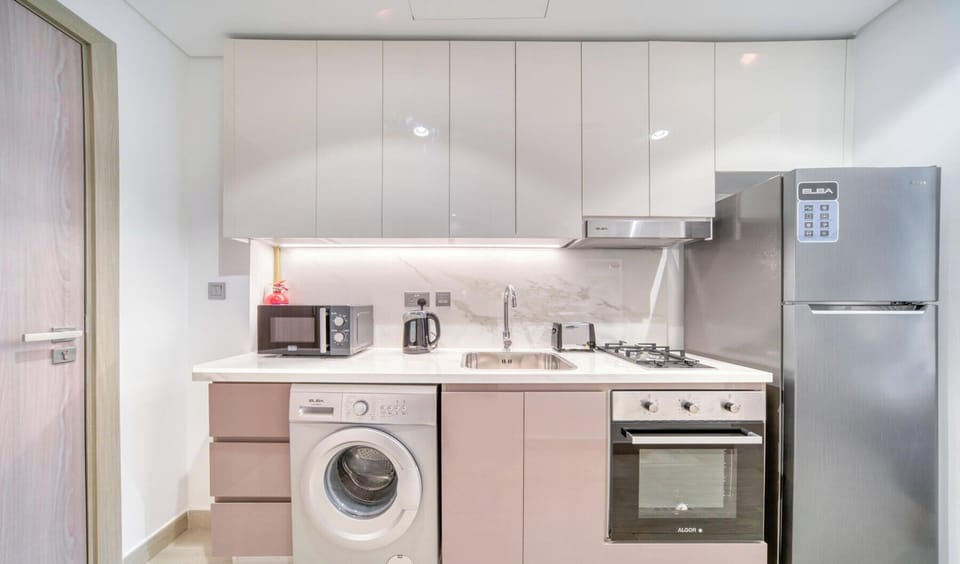 Standard Studio, City View | Private kitchen