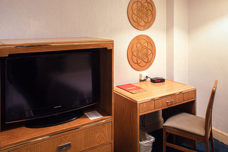 Standard Room, 2 Double Beds | Room amenity
