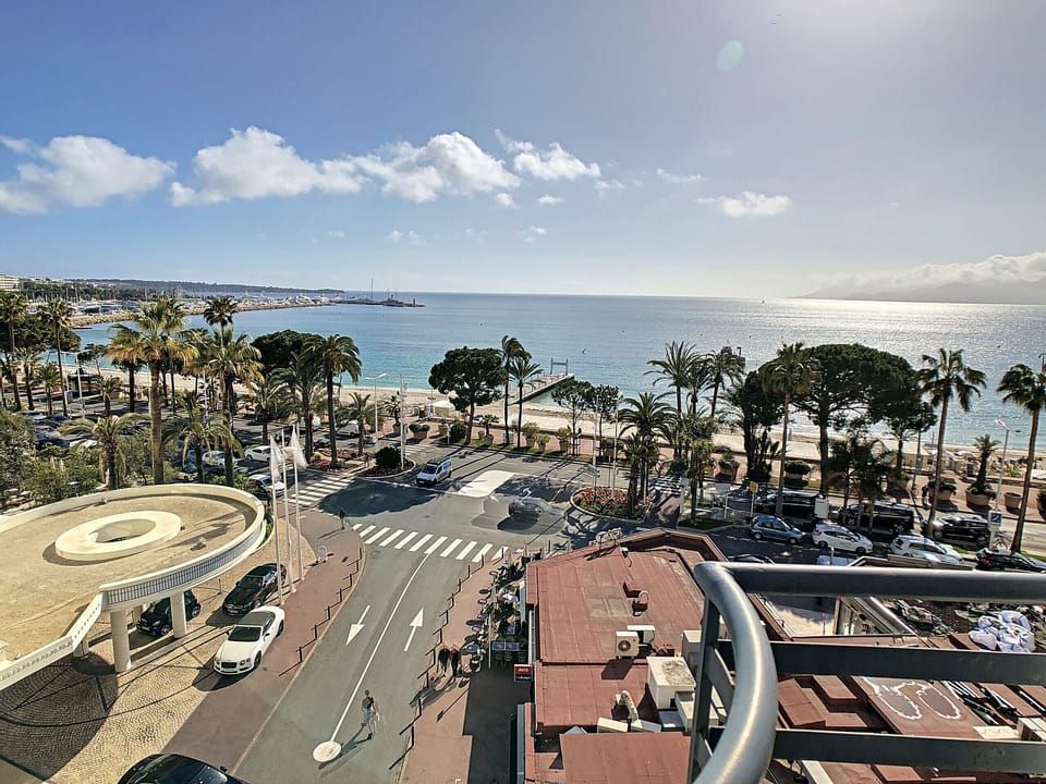 Beach/ocean view