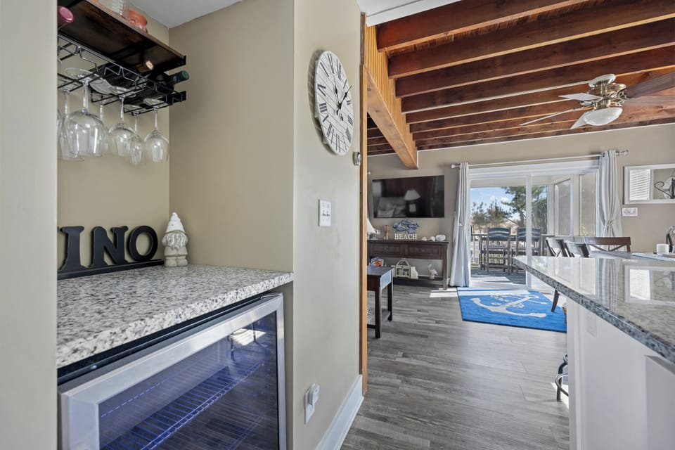 Beverage Bar and Fridge!
