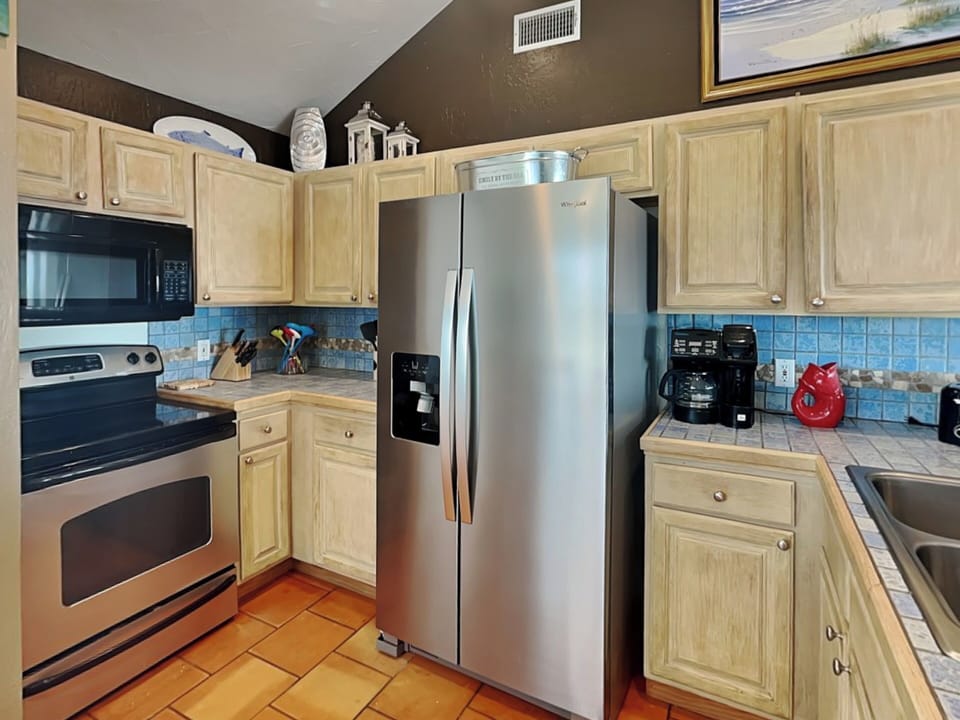 Full Size Kitchen