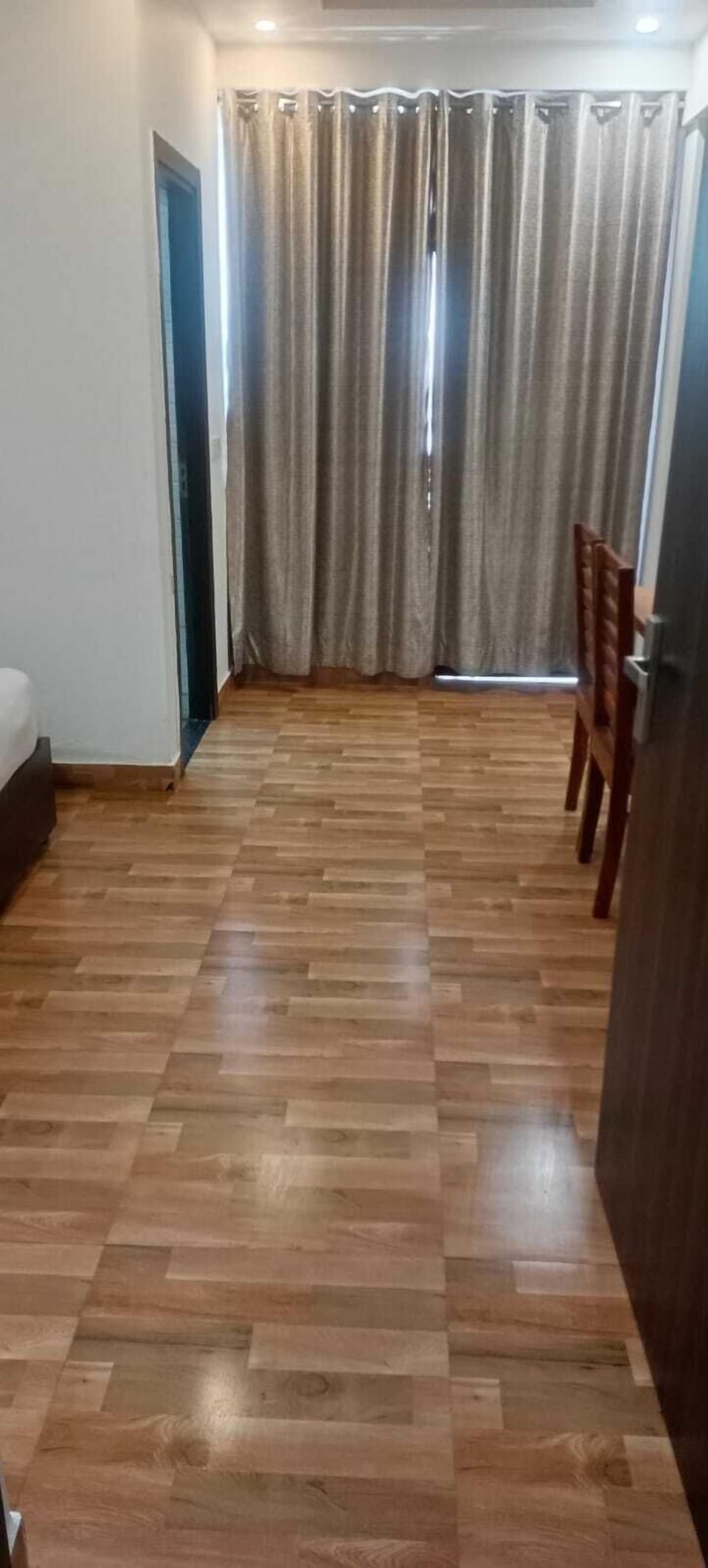 Deluxe Room, Balcony | Desk, laptop workspace, blackout drapes, iron/ironing board