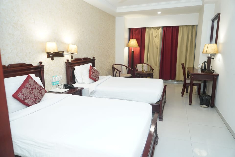 Deluxe Double Room, City View | In-room safe, desk, blackout drapes, soundproofing