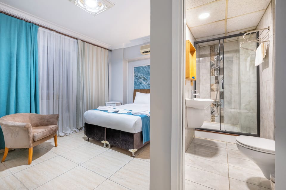 Economy Room | Soundproofing, free WiFi, bed sheets