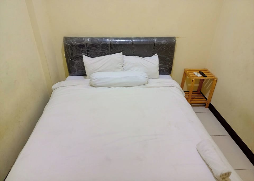 Standard Room | Desk, free WiFi, bed sheets