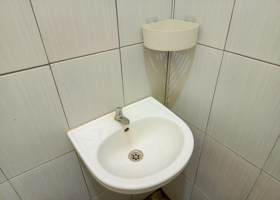 Standard Room | Bathroom | Shower, rainfall showerhead, free toiletries, towels