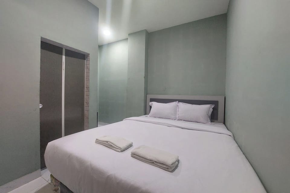 Standard Double Room | WiFi (free), bed sheets