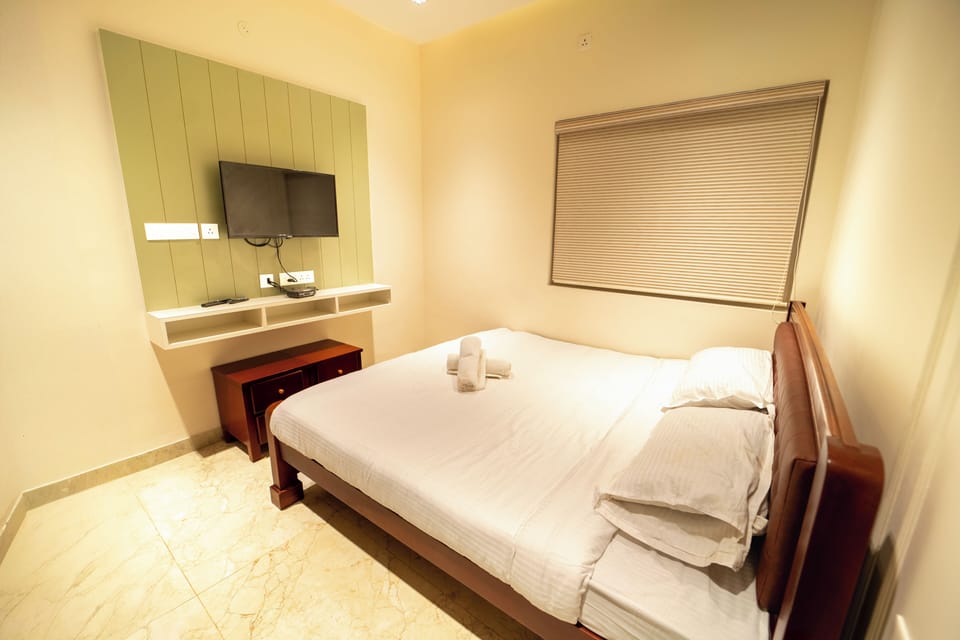In-room safe, free WiFi, bed sheets
