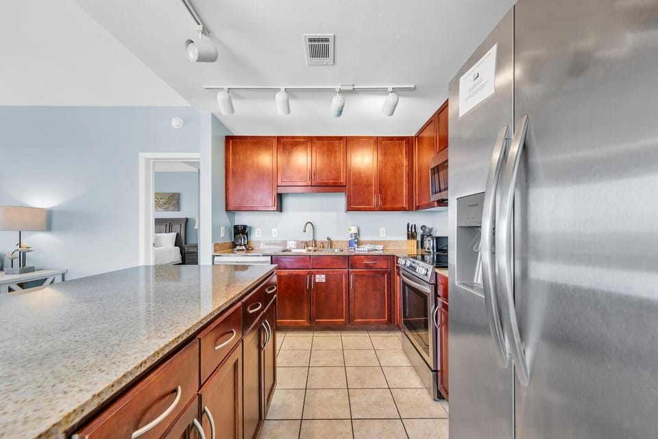 Condo, Multiple Beds (Laketown Wharf 838) | Private kitchen | Oven, toaster