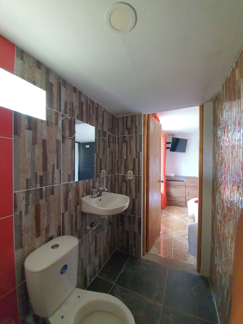 Standard Double Room | Bathroom | Shower, towels, soap, shampoo