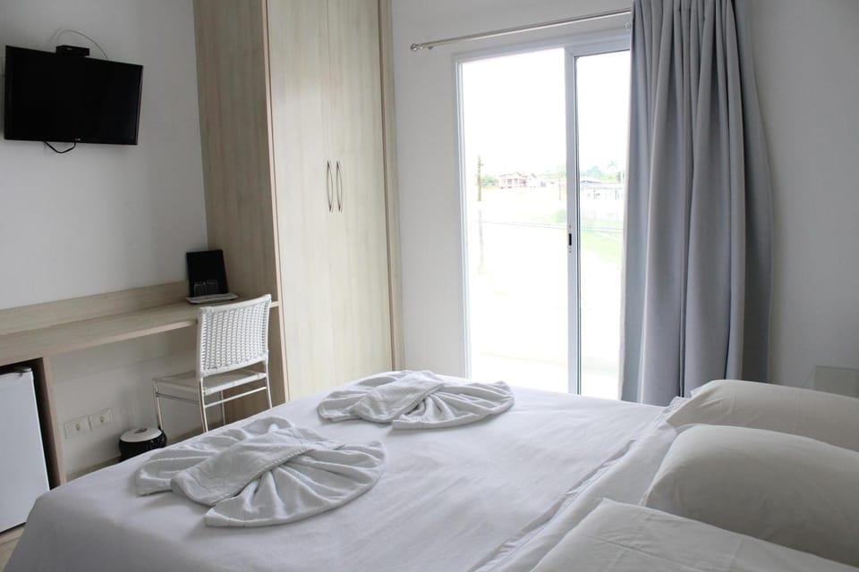 Minibar, desk, free WiFi, bed sheets