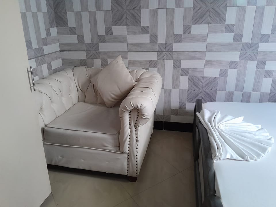 Deluxe Double Room | Desk, laptop workspace, free WiFi