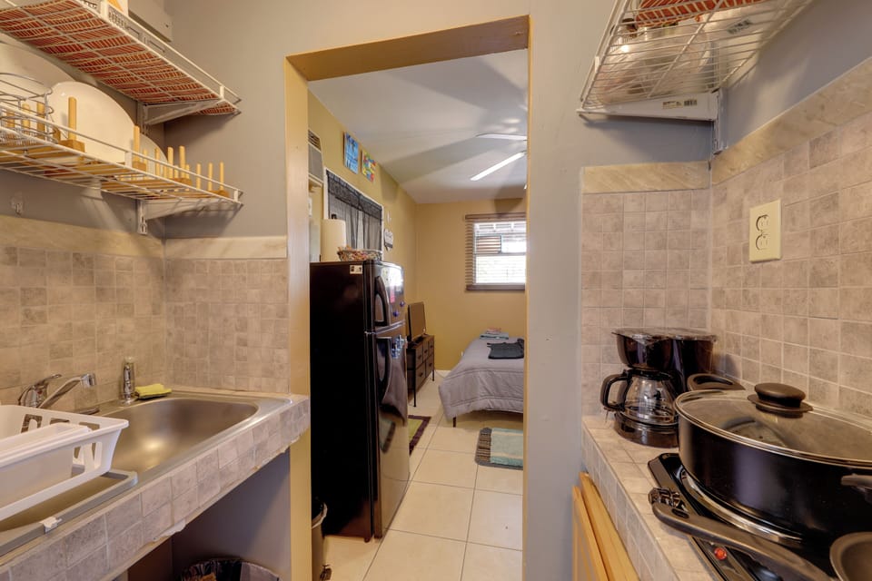 Kitchenette | Free WiFi | Central Air Conditioning/Heat