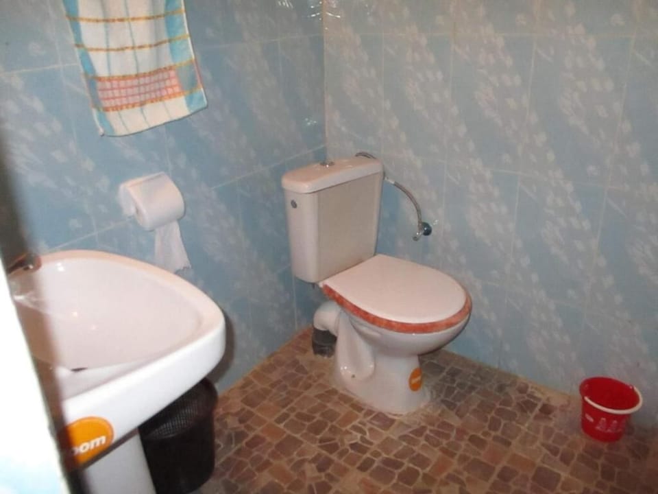 Shower, towels, soap, shampoo