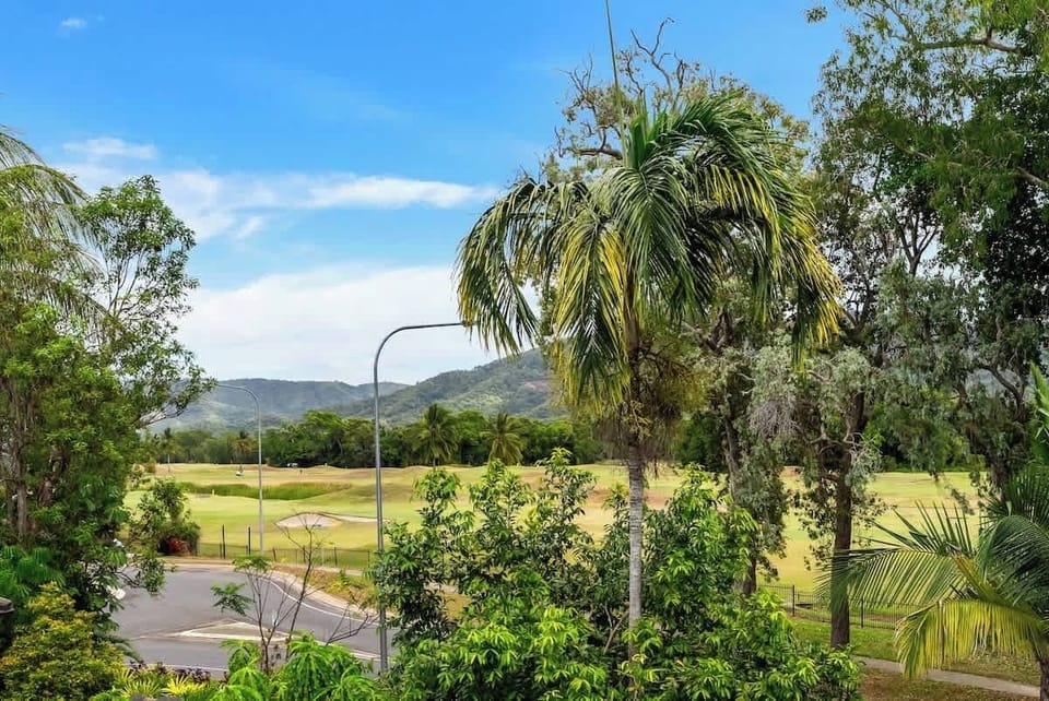 Take in sweeping views of the surrounding ranges and palm canopy, setting the scene for twilight drinks or peaceful stargazing.