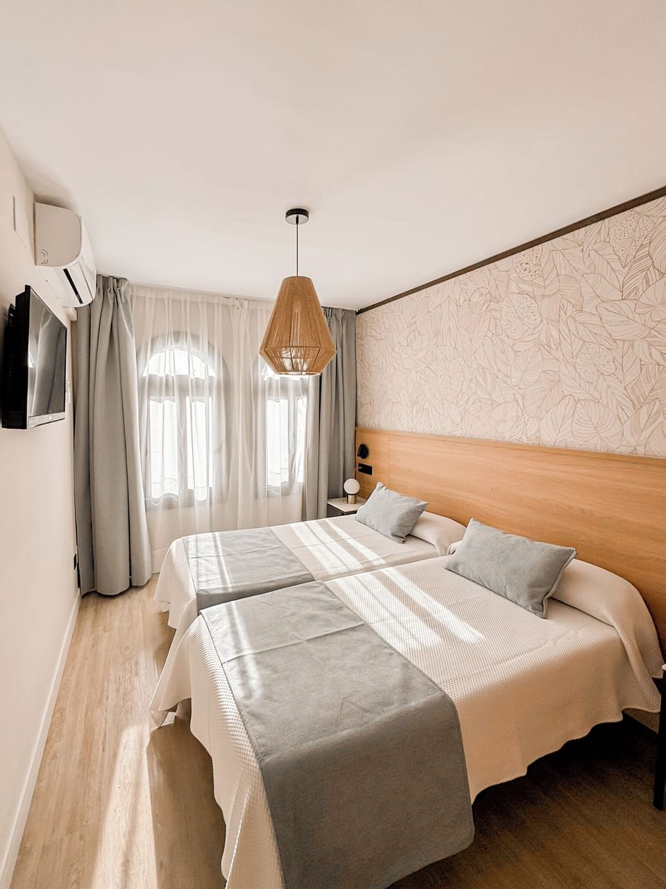 Desk, blackout drapes, free WiFi, bed sheets