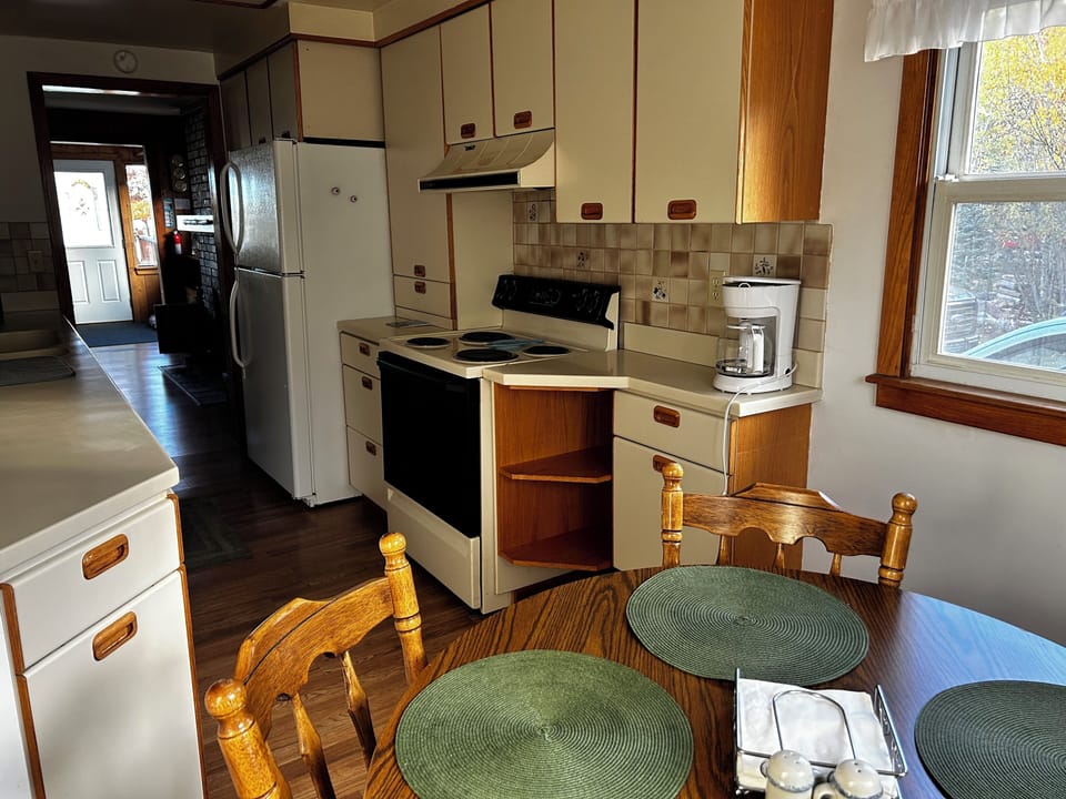 Eat in kitchen