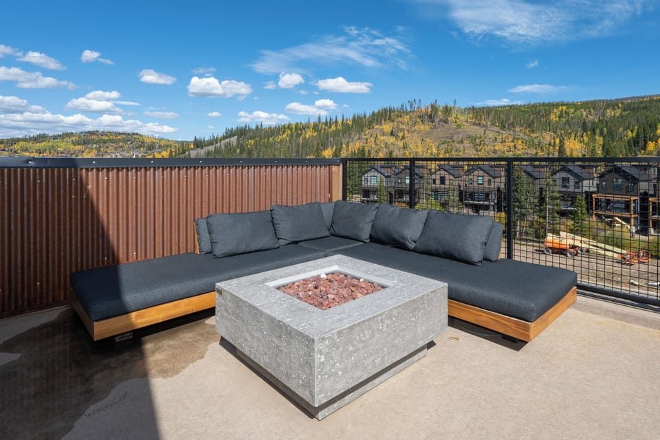 Rooftop Fire Pit and Lounge Area