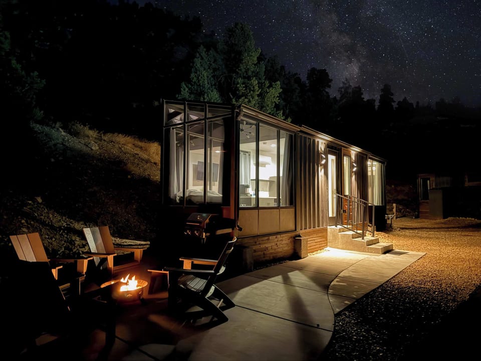 Red Hollow is part of our stargazing collection with it's glass ceilings and huge glass windows in the bedroom and sitting area.  During the day the glass is mirrored giving some extra privacy, at night there's curtains for privacy