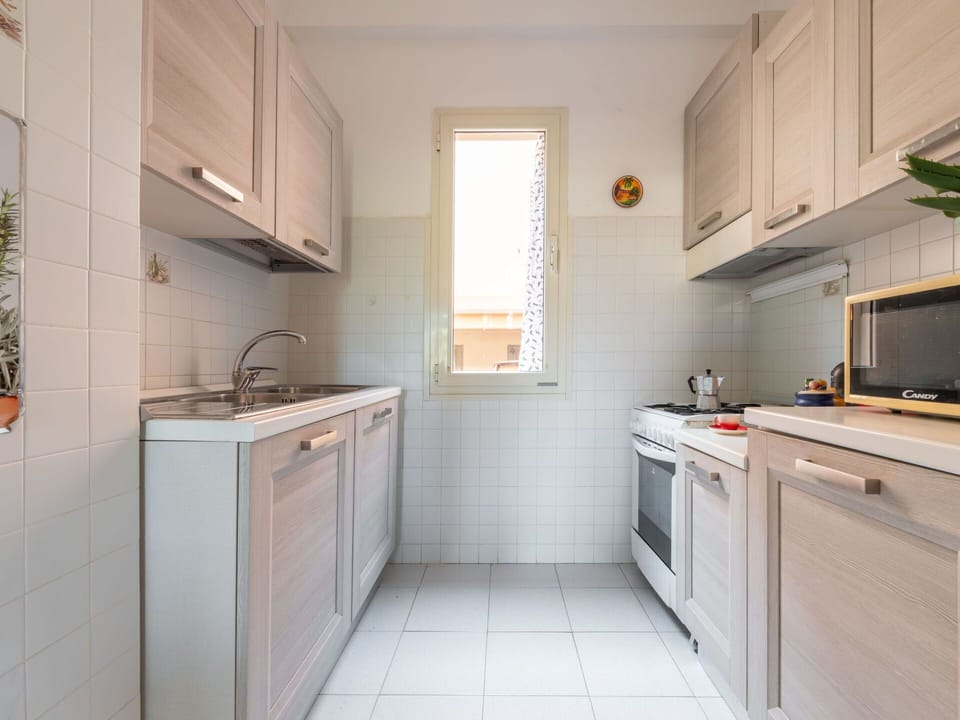 Cloud, Sky, Table, Plant, Furniture, Chair, Tableware, Building, Azure, Flowerpot