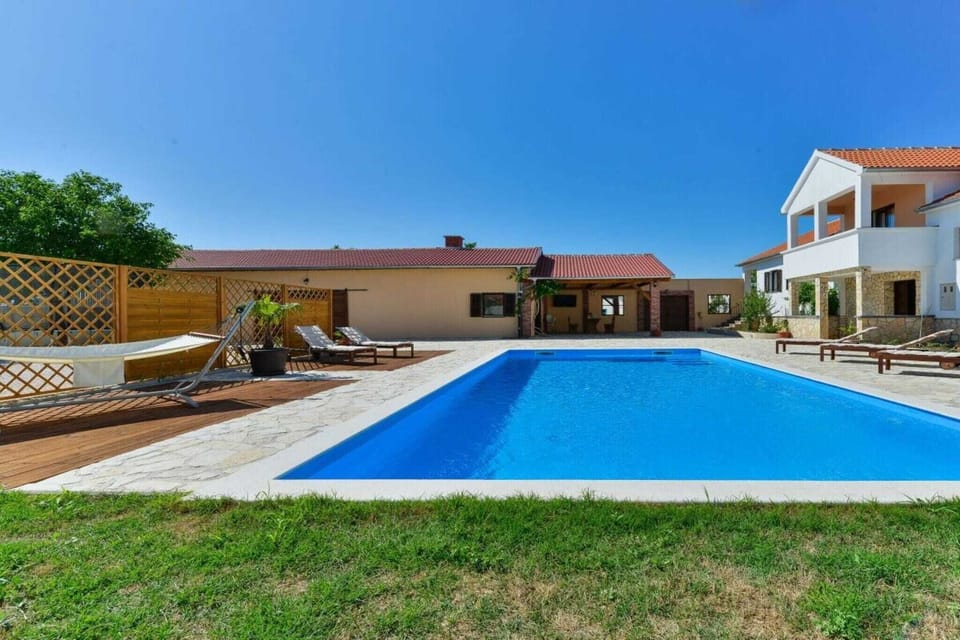Holiday Home Swimming Pool