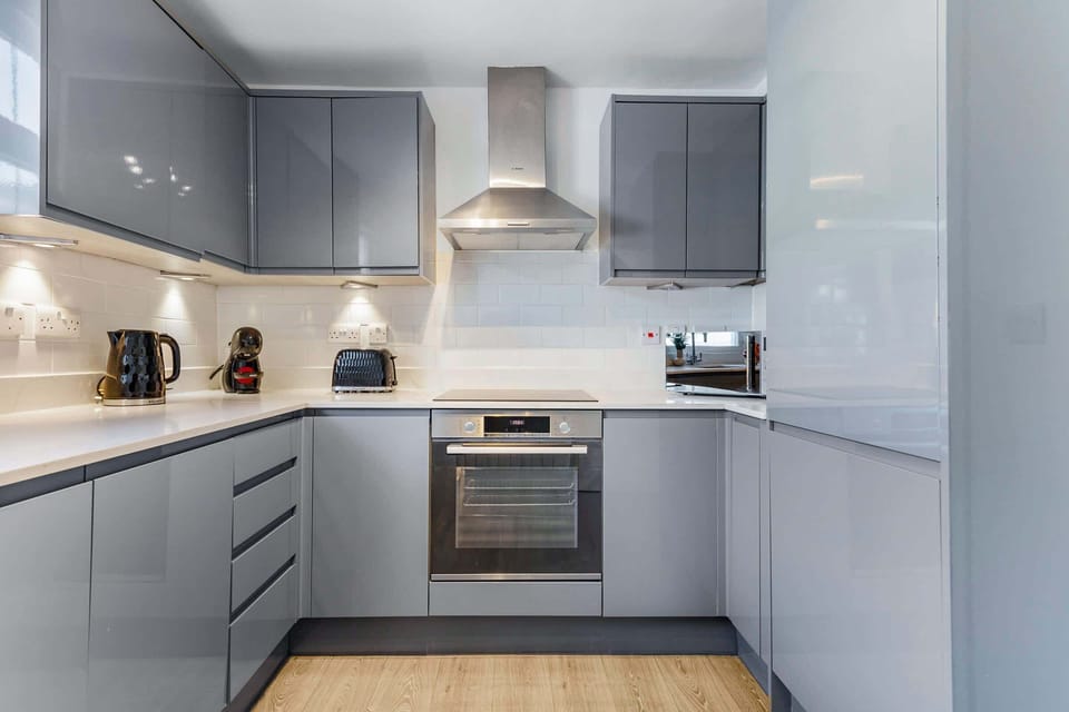 The kitchen is fully equipped to prepare a simple meal 