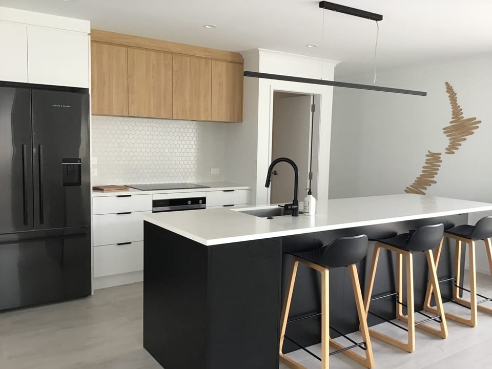 Modern kitchen with oversized ridge