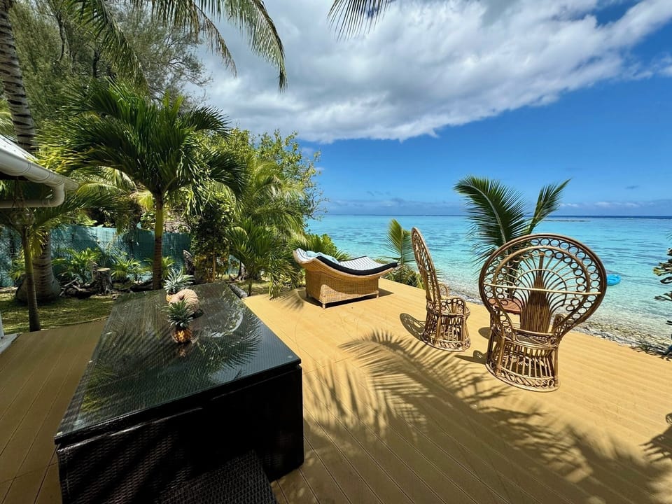 Lunch facing the lagoon Fare One Island Moorea Tahiti