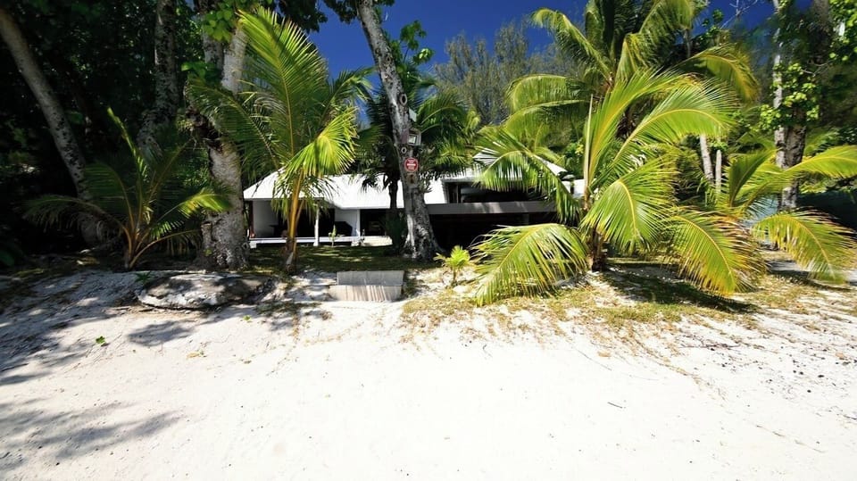 Facing the lagoon Fare One Island Moorea