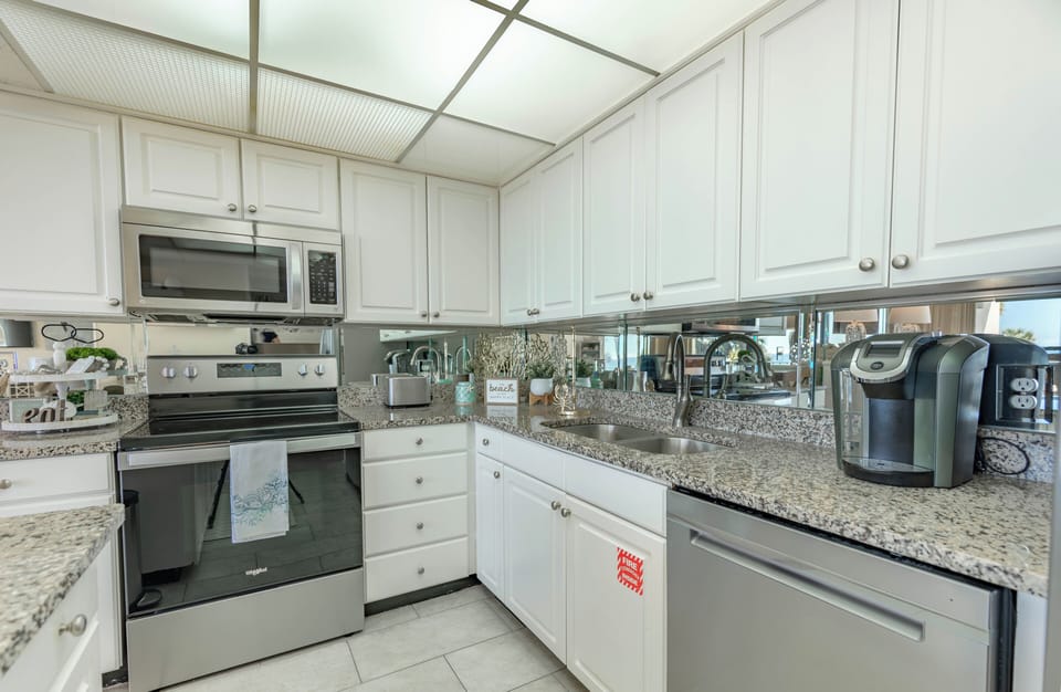 Full Kitchen