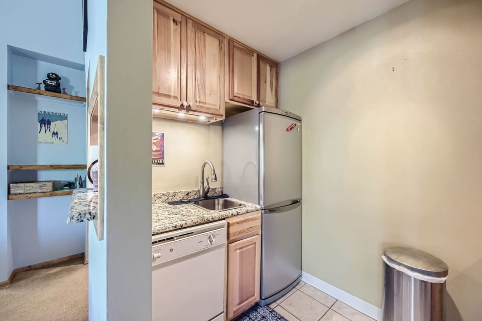 Condo, 2 Bedrooms | Private kitchen | Coffee/tea maker, fridge, oven, toaster