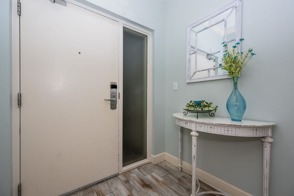 Condo, 3 Bedrooms | Interior