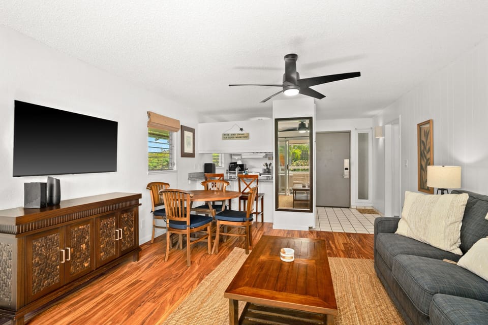 Condo, 1 Bedroom | Dining