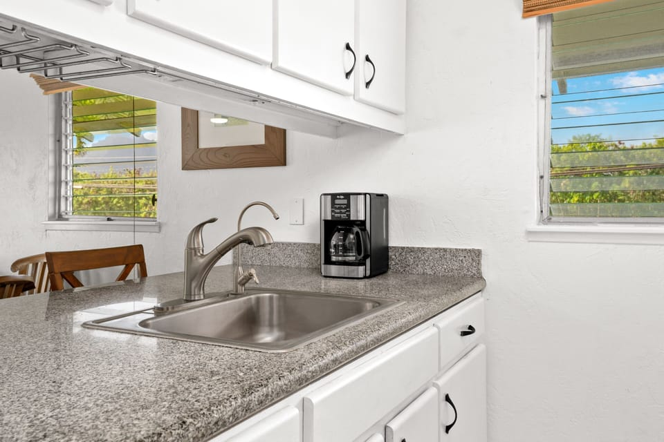 Condo, 1 Bedroom | Private kitchen | Fridge, oven, coffee/tea maker, toaster