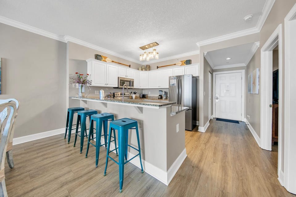 Eat-in bar seating