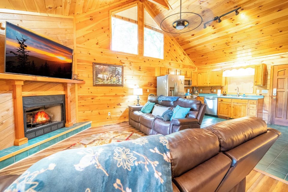 A Very Beary Welcome's cozy living area