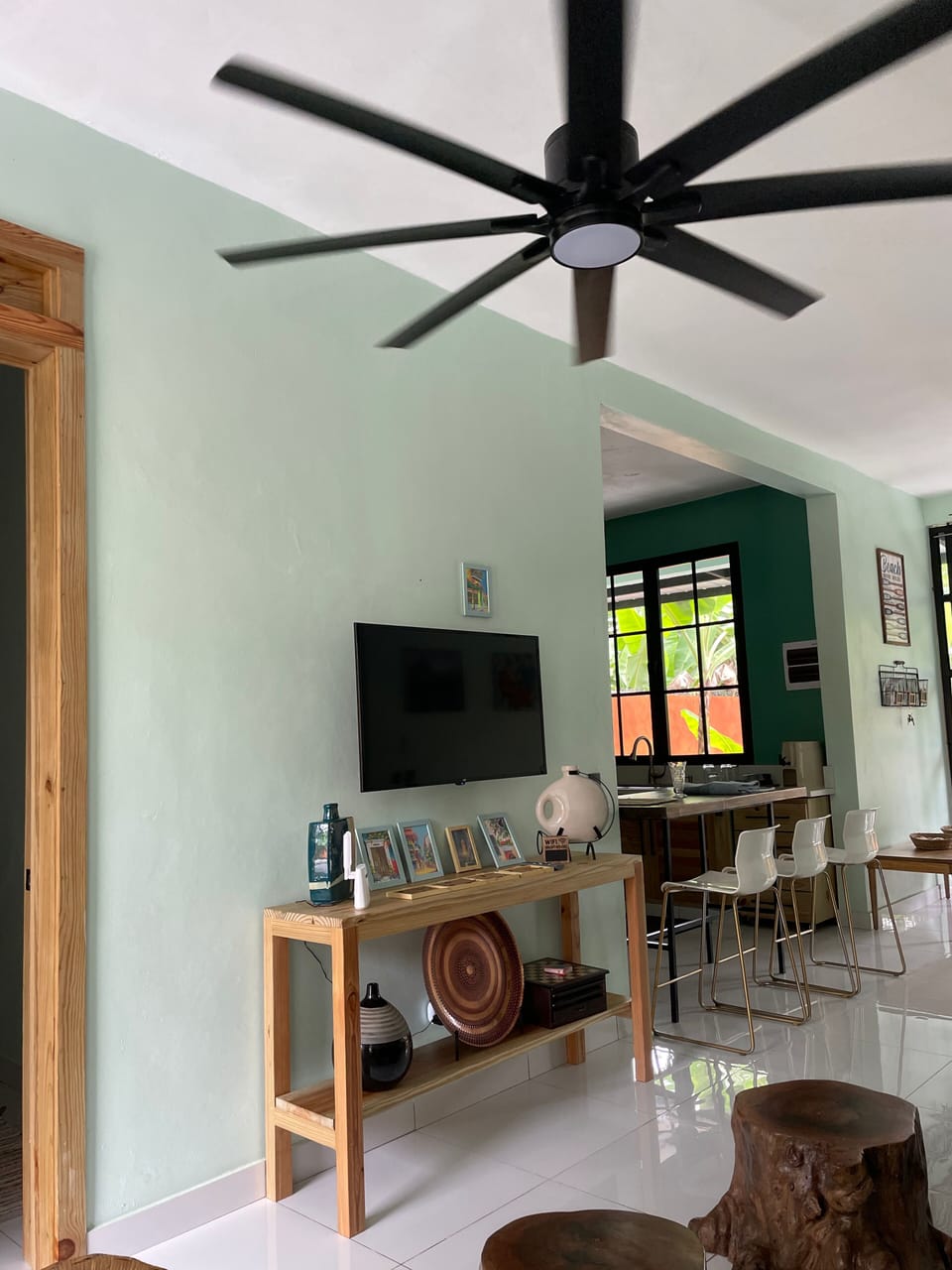 Superior House | Living area | Flat-screen TV