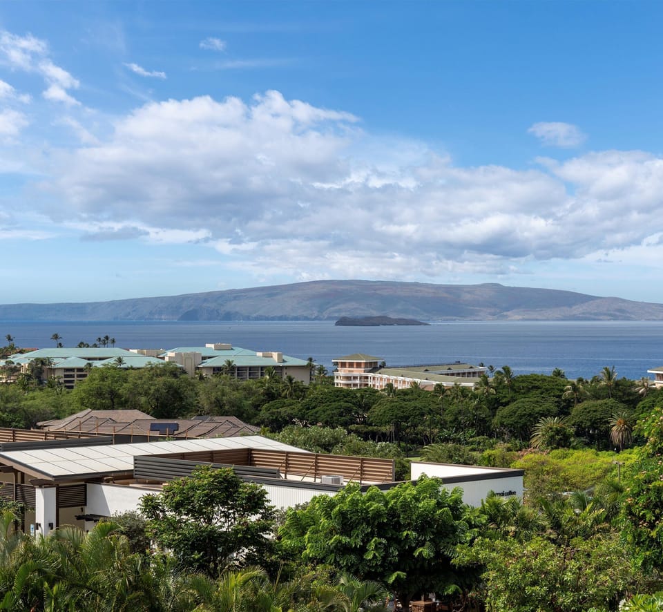 Clear Views of Kaho'olawe Island and Molokini Crater