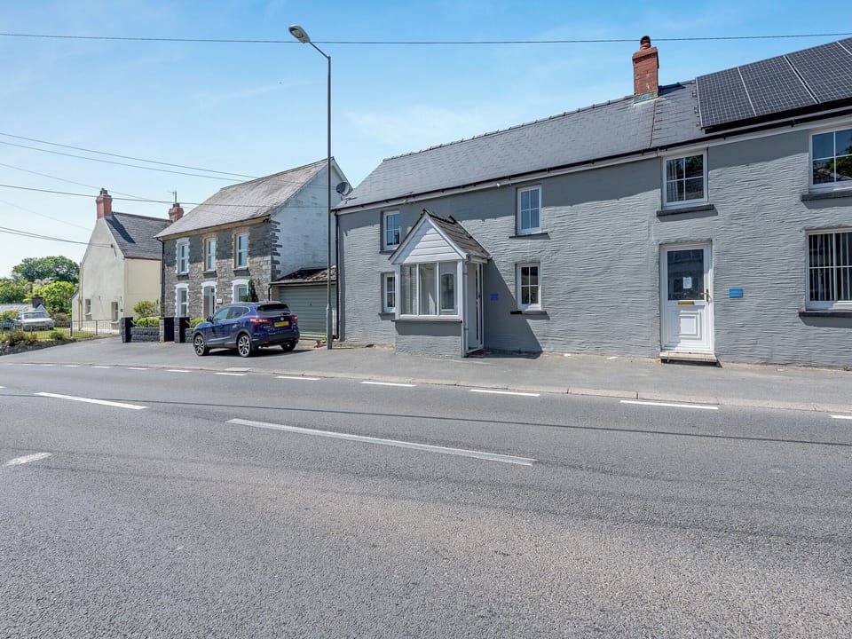 Double bedroom | Snowdrop, Eglwyswrw