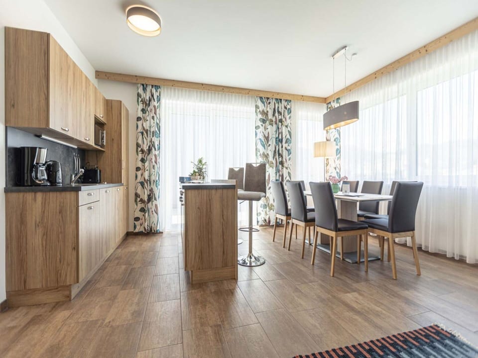 Chalet | Dining