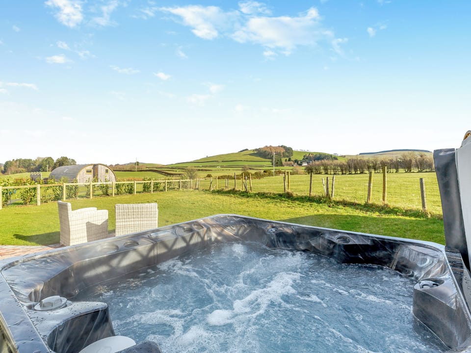 Hot tub | Sunflower - Llawrllan, St Harmon, near Rhayader