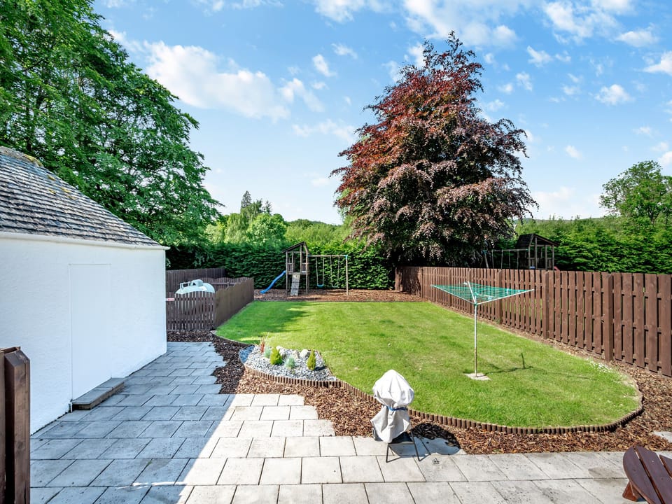 Garden | Duck Bay Cottage 1 - Duck Bay Cottages, Alexandria, near Loch Lomond