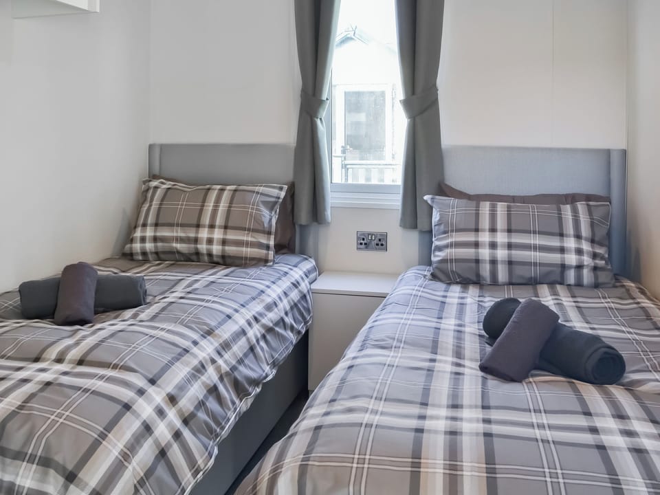 Twin bedroom | Lodge 10 - Bridlington Holiday Park - Bridlington Holiday Park, Carnaby, near Bridlington